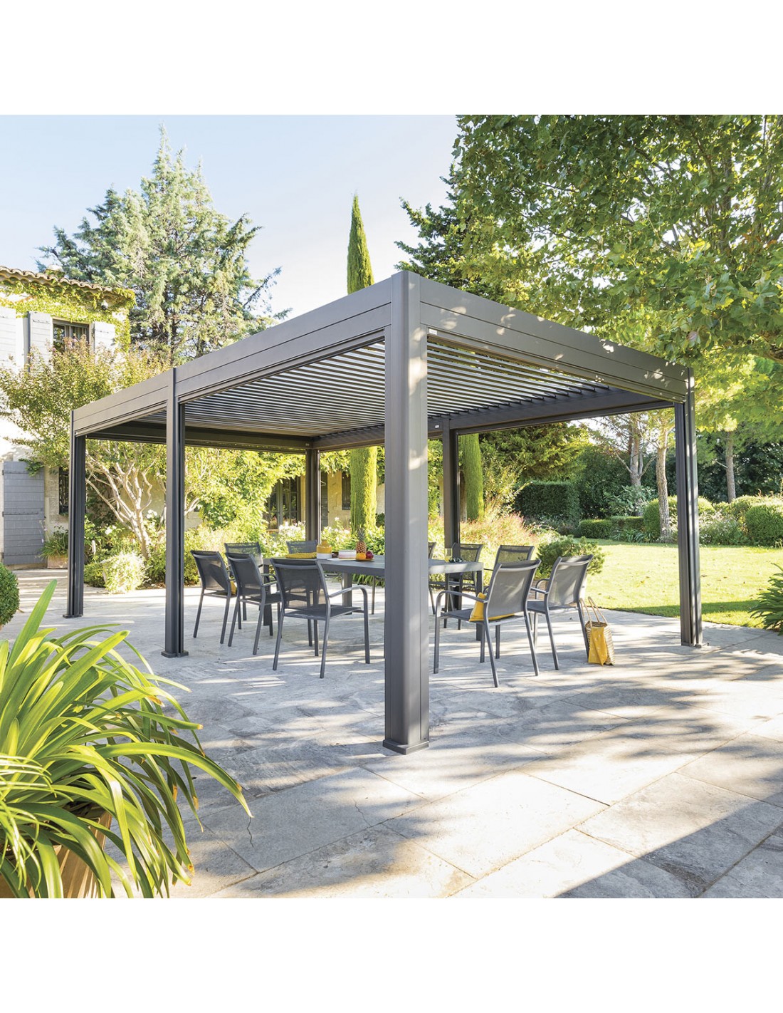 Dans Un Jardin Rectangulaire De 8 M Sur 6m Pergola Evora - L.3,60 x P.6 m - Aluminium graphite - Hespéride.