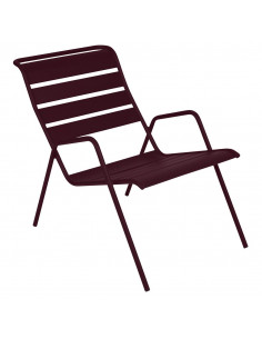 Achat fauteuil bas Monceau Cerise noire empilable en métal - Fermob