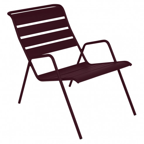 Achat fauteuil bas Monceau Cerise noire empilable en métal - Fermob