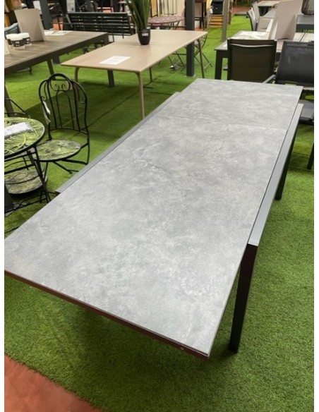 Achat CREADOR - Table de jardin extensible SARI - 140/220 x 74 cm - Aluminium et Crealite - Effet béton