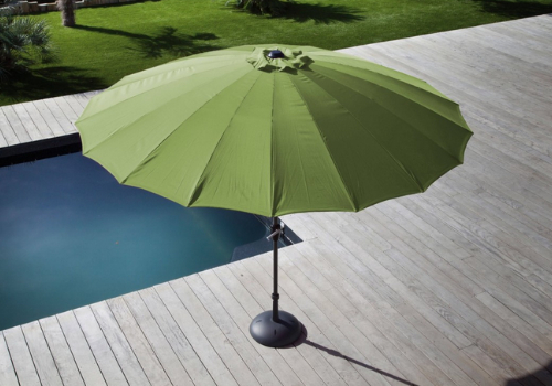 parasol droit vert olive proloisirs bord de piscine